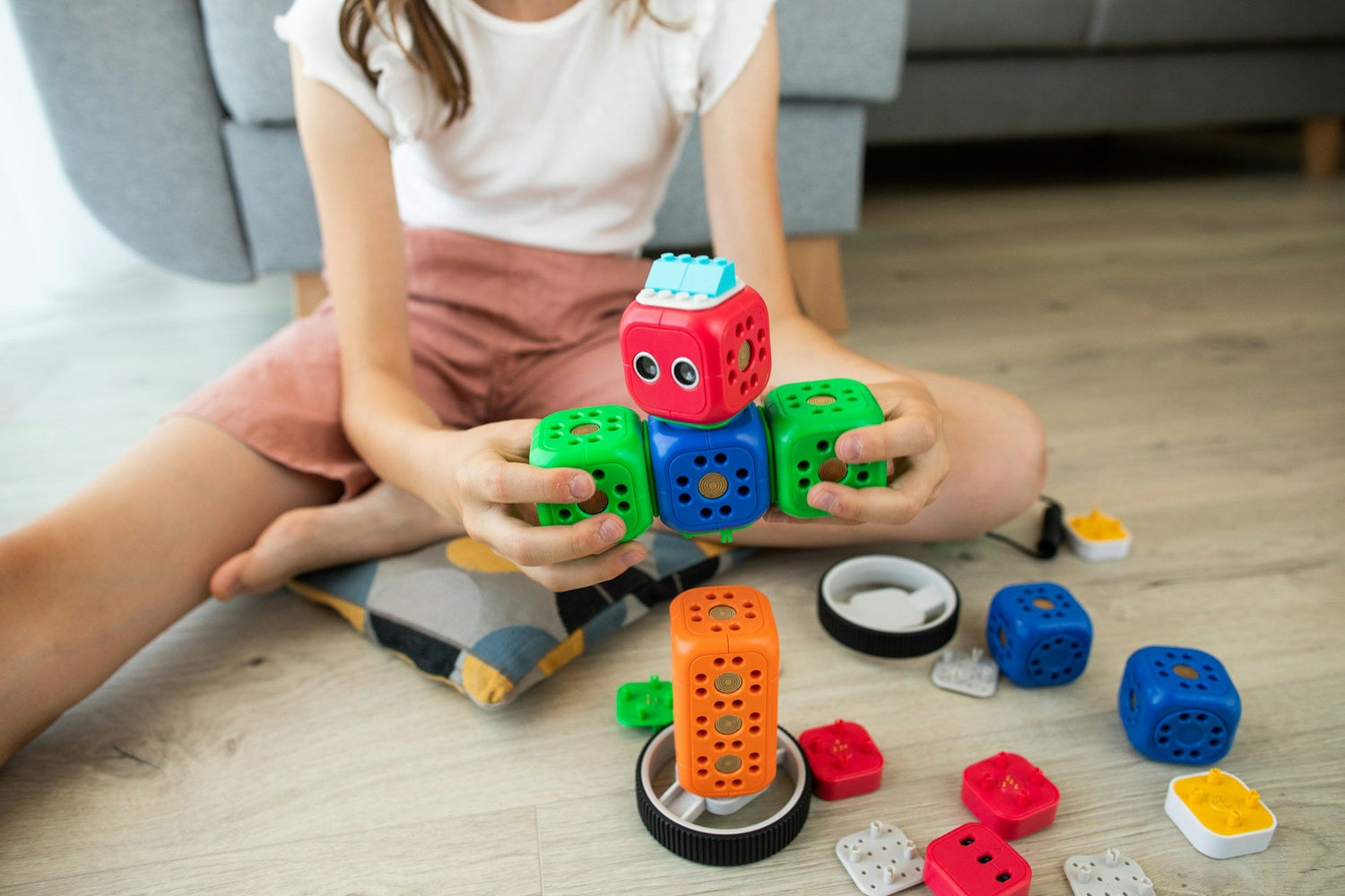 Coding-and-STEM-toys-for-early-learners-developing-problem-solving-and-tech-skills